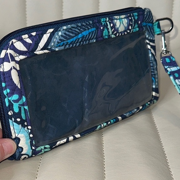 Vera Bradley Blue Island Medallion Large Zip Around Phone Wristlet 8"x4.5" NWOT - Picture 10 of 13